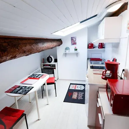 Studio 9 Classe 2 Etoiles Carcassonne Exterior photo